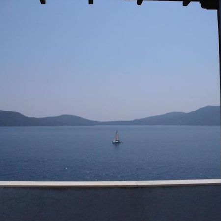Villa With Breathtaking Views And Private Beach Agios Dimitrios  Exteriér fotografie