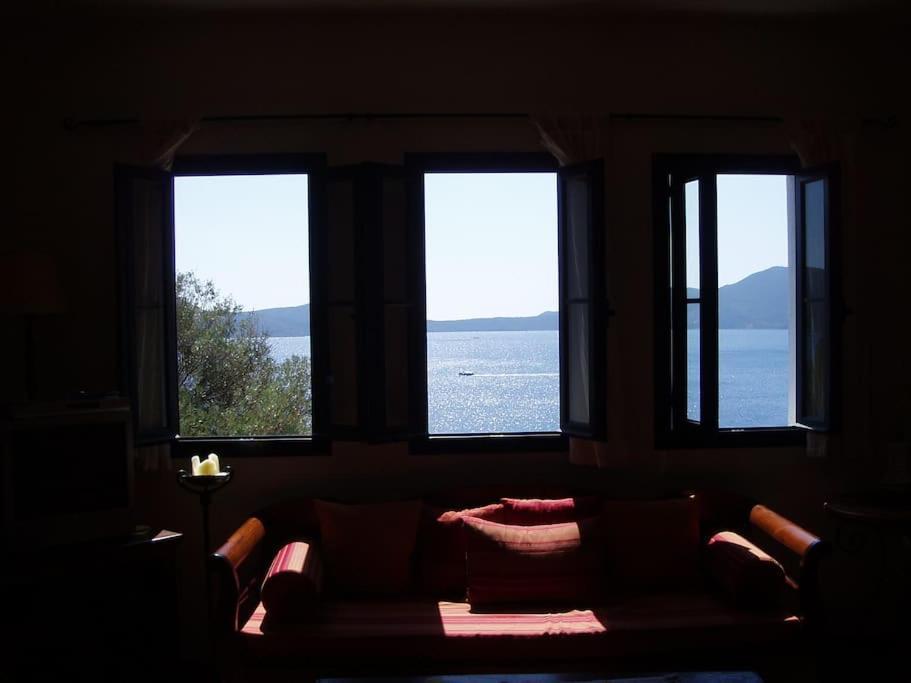 Villa With Breathtaking Views And Private Beach Agios Dimitrios  Exteriér fotografie