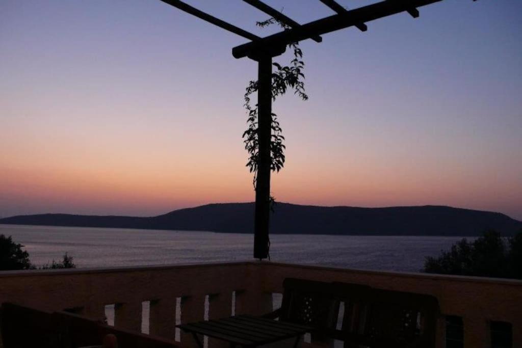 Villa With Breathtaking Views And Private Beach Agios Dimitrios  Exteriér fotografie